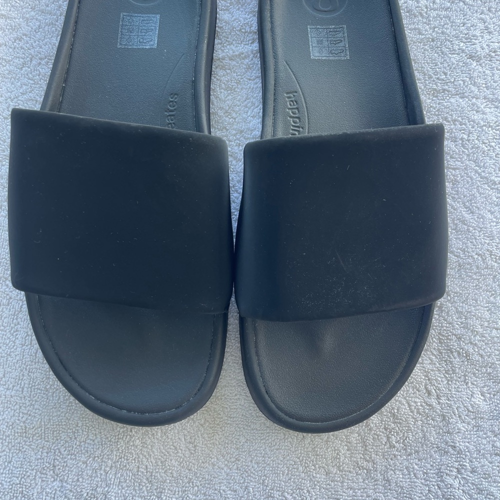 Lululemon slides